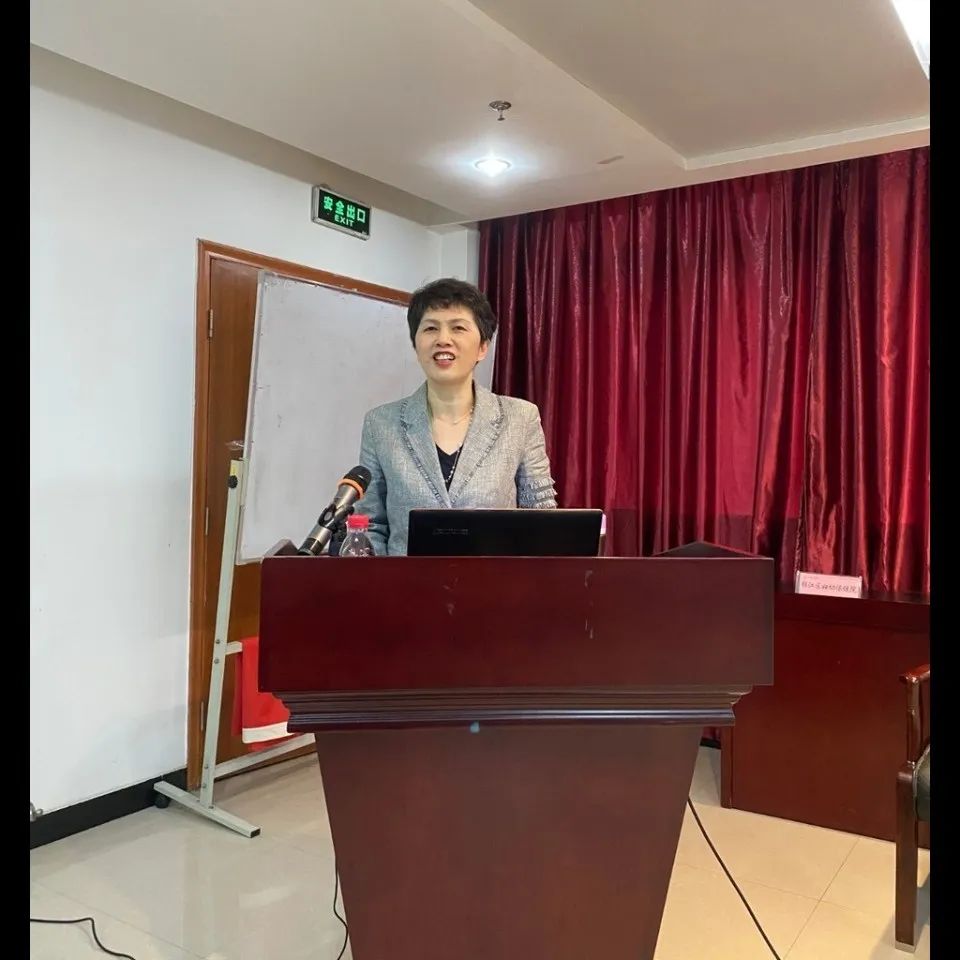 敬主任的授课内容为“《最详攻略》—试管婴儿”